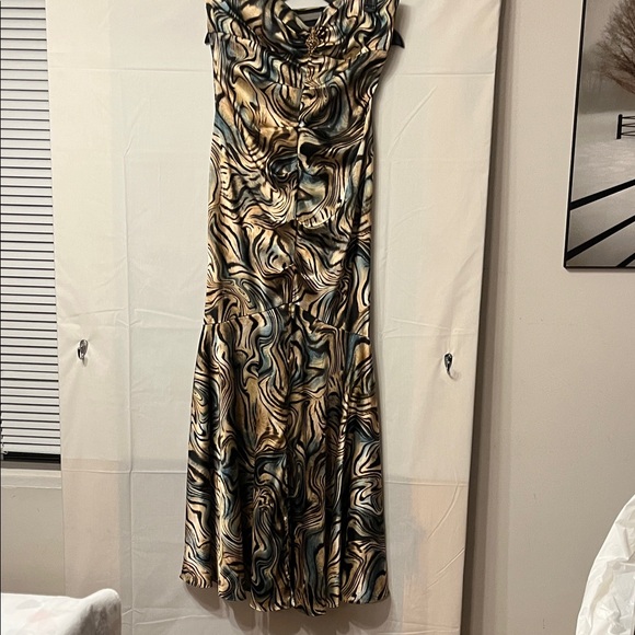 Xscape Black and Cream Swirl Maxi Dress - Picture 1 of 8